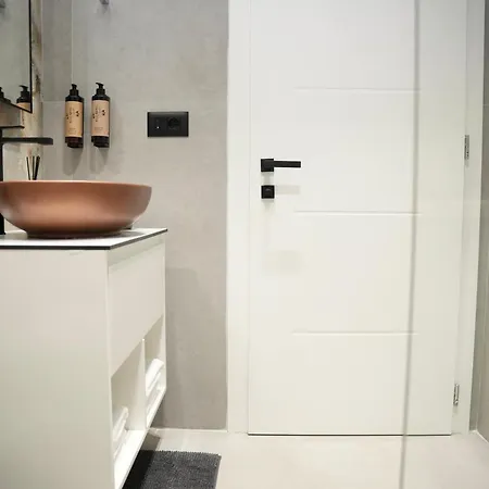 Nea Deluxe Apartman *
